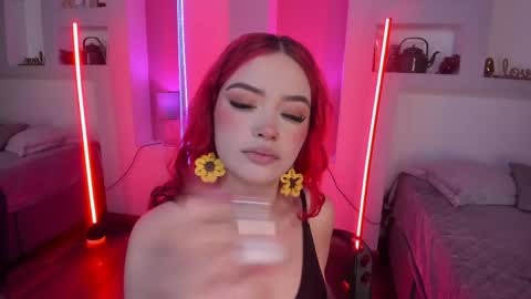 Snapshot of camilarivers chatting on 05-08-26, 12:32 Camila online show from 05-08-26, 12:32