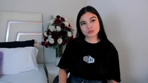 Snapshot of camilasofiia chatting on 01-07-25, 07:17 Camila online show from 01-07-25, 07:17