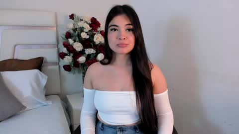 Snapshot of camilasofiia chatting on 03-04-25, 08:27 Camila online show from 03-04-25, 08:27