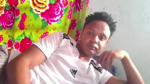 Camic Henzell online show from 12-16-25, 06:57