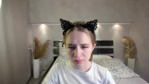 Snapshot of camilla_kelly chatting on 10-11-25, 01:05 Camilla online show from 10-11-25, 01:05