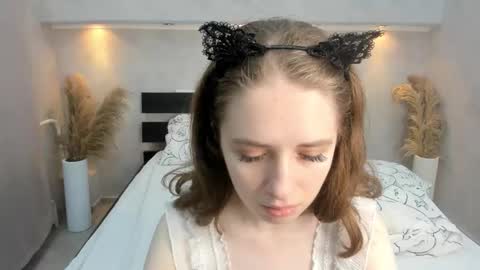 Snapshot of camilla_kelly chatting on 10-16-25, 01:17 Camilla online show from 10-16-25, 01:17