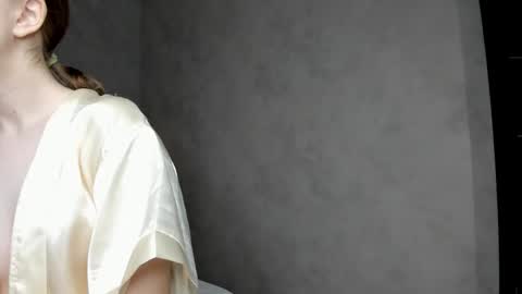 Snapshot of camilla_kelly chatting on 12-02-25, 01:00 Camilla online show from 12-02-25, 01:00