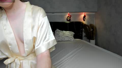 Snapshot of camilla_kelly chatting on 12-14-25, 01:11 Camilla online show from 12-14-25, 01:11