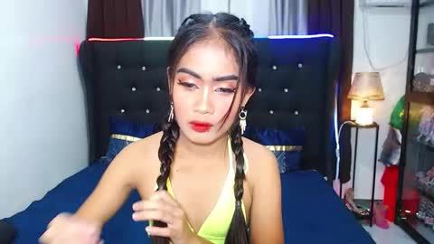 Snapshot of camilla_morena chatting on 02-21-25, 05:02 camilla_morena online show from 02-21-25, 05:02