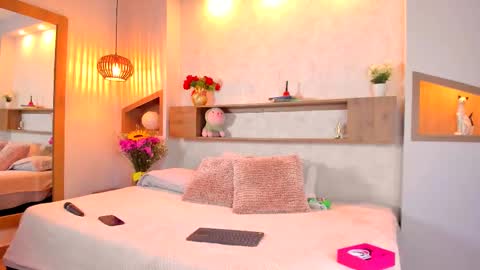 Snapshot of camille_lynn chatting on 11-25-25, 02:22 Camille Lynn online show from 11-25-25, 02:22