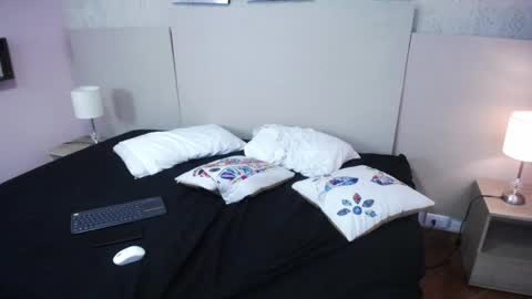 Snapshot of camille_n_shaggy chatting on 04-11-26, 07:45 Camille and Shaggy online show from 04-11-26, 07:45