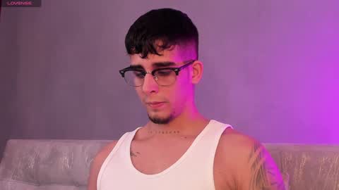   INDEPENDENT MODEL online show from 01-08-25, 04:55