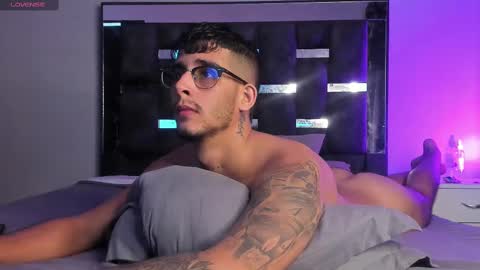   INDEPENDENT MODEL online show from 03-11-25, 01:23