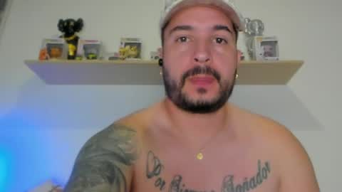 camilo_restrepo21 online show from 04-05-26, 11:35