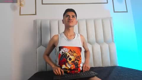 Snapshot of camilo_spencer chatting on 03-10-26, 05:01 Camilo online show from 03-10-26, 05:01