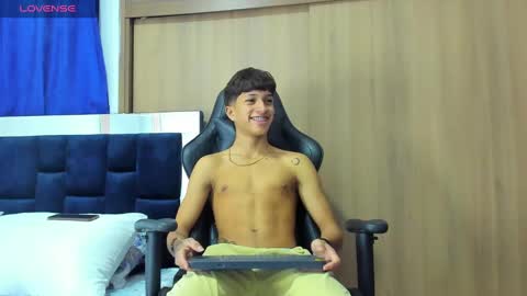 Snapshot of camilobass_ chatting on 01-28-25, 01:39 Camilo Bass online show from 01-28-25, 01:39