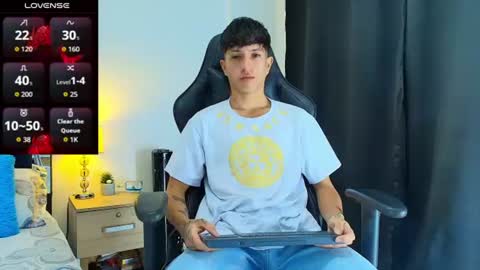 Snapshot of camilobass_ chatting on 06-14-26, 01:36 Camilo Bass online show from 06-14-26, 01:36
