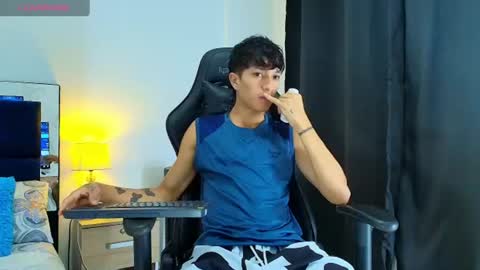 Snapshot of camilobass_ chatting on 07-12-26, 12:34 Camilo Bass online show from 07-12-26, 12:34