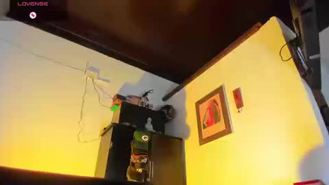 Snapshot of camilomayer chatting on 09-09-25, 04:50 Camilo online show from 09-09-25, 04:50