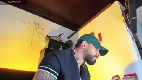 Snapshot of camilomayer chatting on 09-12-25, 04:07 Camilo online show from 09-12-25, 04:07