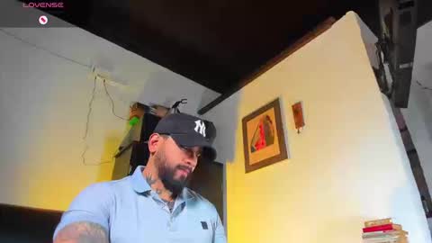 Snapshot of camilomayer chatting on 09-16-25, 02:07 Camilo online show from 09-16-25, 02:07