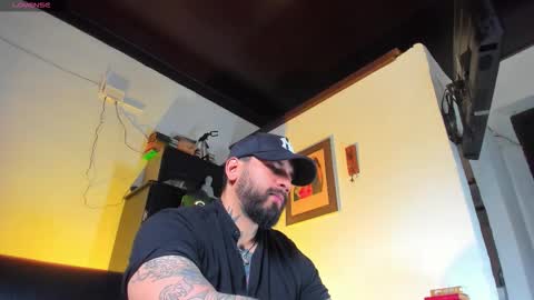 Snapshot of camilomayer chatting on 09-17-25, 01:02 Camilo online show from 09-17-25, 01:02