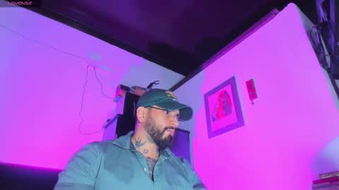 Snapshot of camilomayer chatting on 09-22-25, 02:19 Camilo online show from 09-22-25, 02:19