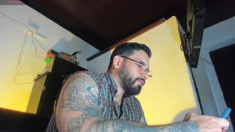 Snapshot of camilomayer chatting on 09-23-25, 01:58 Camilo online show from 09-23-25, 01:58