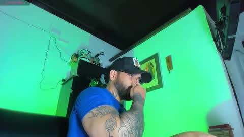 Snapshot of camilomayer chatting on 09-28-25, 01:05 Camilo online show from 09-28-25, 01:05