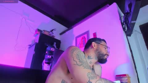 Snapshot of camilomayer chatting on 10-08-25, 01:53 Camilo online show from 10-08-25, 01:53