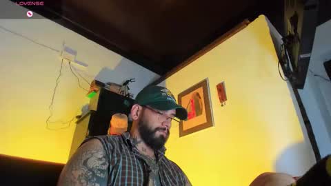 Snapshot of camilomayer chatting on 10-13-25, 04:18 Camilo online show from 10-13-25, 04:18