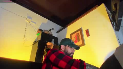 Snapshot of camilomayer chatting on 10-17-25, 03:36 Camilo online show from 10-17-25, 03:36