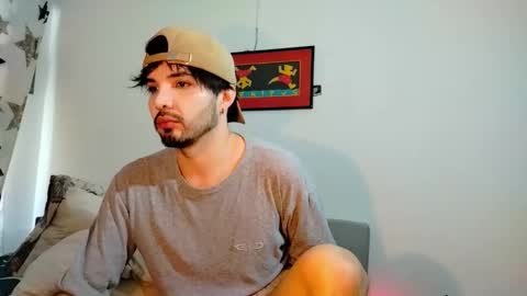 Snapshot of camilosaennz chatting on 12-18-25, 01:06 camilo online show from 12-18-25, 01:06