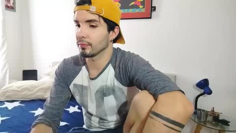 Snapshot of camilosaennz chatting on 12-21-25, 08:05 camilo online show from 12-21-25, 08:05