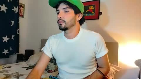 Snapshot of camilosaennz chatting on 01-12-26, 05:23 camilo online show from 01-12-26, 05:23