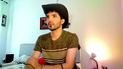 Snapshot of camilosaennz chatting on 02-15-26, 05:20 camilo online show from 02-15-26, 05:20