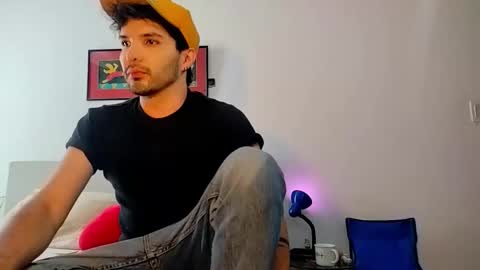 Snapshot of camilosaennz chatting on 02-16-26, 06:26 camilo online show from 02-16-26, 06:26