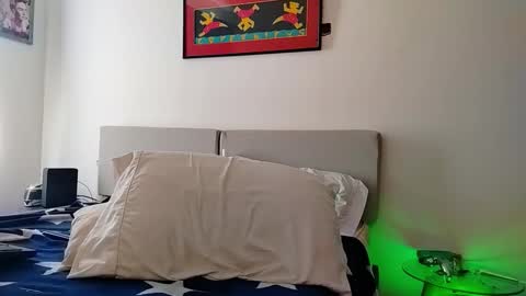 Snapshot of camilosaennz chatting on 02-24-26, 07:01 camilo online show from 02-24-26, 07:01