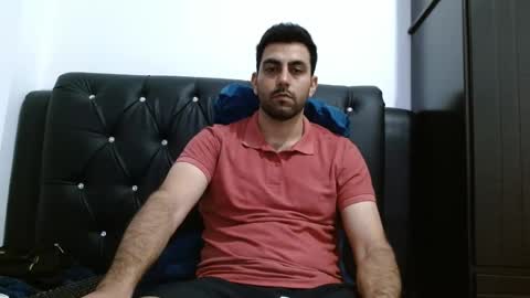 Snapshot of cammanagerstudio chatting on 10-27-25, 11:31 omar online show from 10-27-25, 11:31