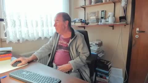 Snapshot of cammee chatting on 01-04-25, 02:35 Cammee online show from 01-04-25, 02:35