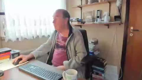 Snapshot of cammee chatting on 01-30-25, 12:48 Cammee online show from 01-30-25, 12:48