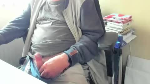 Snapshot of cammee chatting on 10-14-25, 01:23 Cammee online show from 10-14-25, 01:23