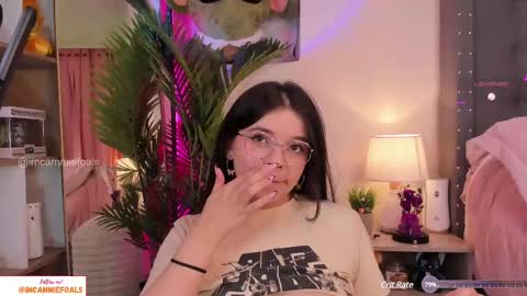 Snapshot of cammiefoalss chatting on 03-11-25, 12:00 Lets reach 200 thumbs up online show from 03-11-25, 12:00