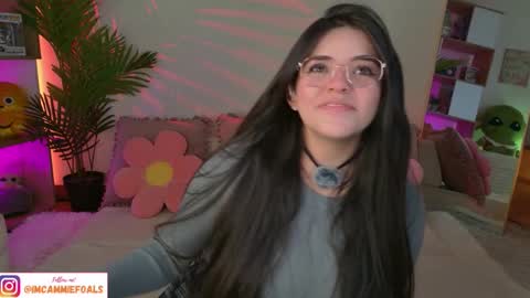 Snapshot of cammiefoalss chatting on 09-11-25, 07:14 Lets reach 200 thumbs up online show from 09-11-25, 07:14