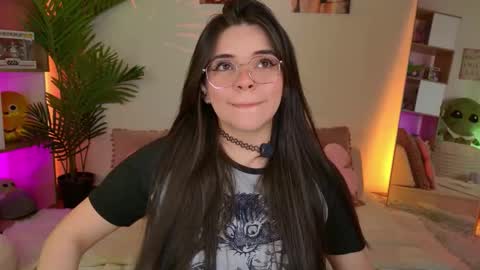 Snapshot of cammiefoalss chatting on 09-25-25, 04:11 Lets reach 200 thumbs up online show from 09-25-25, 04:11