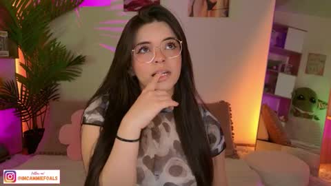 Snapshot of cammiefoalss chatting on 09-29-25, 02:44 Lets reach 200 thumbs up online show from 09-29-25, 02:44