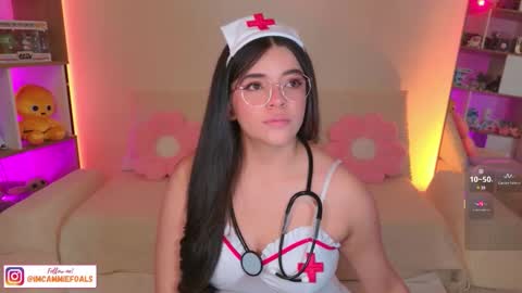 Snapshot of cammiefoalss chatting on 10-30-25, 03:57 Lets reach 200 thumbs up online show from 10-30-25, 03:57