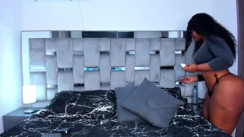 Camila online show from 02-25-25, 07:25