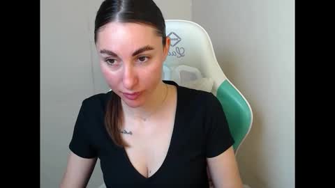 Snapshot of cammila_horn chatting on 04-25-26, 05:21 cammila horn online show from 04-25-26, 05:21