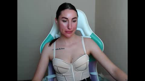 Snapshot of cammila_horn chatting on 05-16-26, 10:36 cammila horn online show from 05-16-26, 10:36