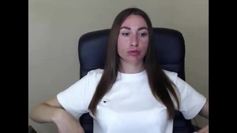 Snapshot of cammila_horn chatting on 05-21-26, 11:17 cammila horn online show from 05-21-26, 11:17