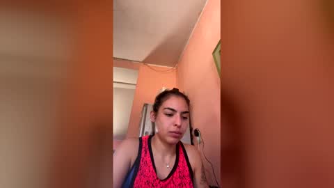 Snapshot of cammydomm chatting on 12-18-25, 03:18 cammydomm online show from 12-18-25, 03:18