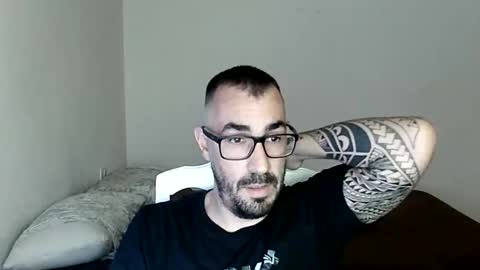 Snapshot of canario2388 chatting on 05-26-26, 05:31 canario2388 online show from 05-26-26, 05:31