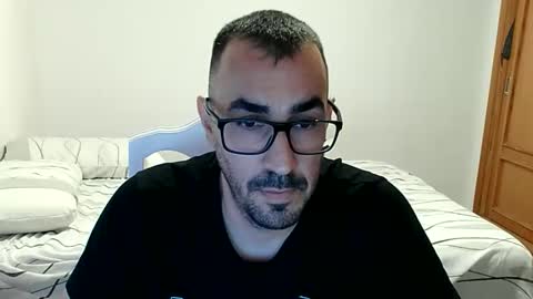 Snapshot of canario2388 chatting on 05-31-26, 07:15 canario2388 online show from 05-31-26, 07:15
